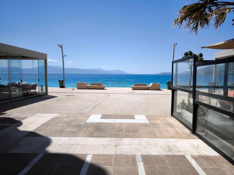 Apartment 50 Meters From The Beach Loutraki  Bagian luar foto