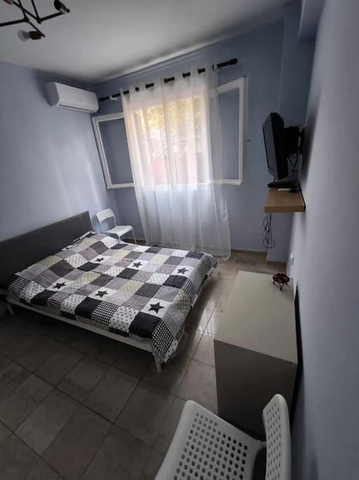 Apartment 50 Meters From The Beach Loutraki  Bagian luar foto