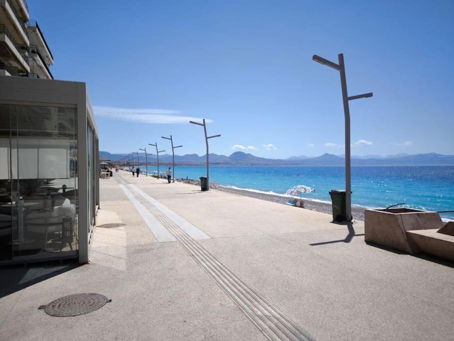 Apartment 50 Meters From The Beach Loutraki  Bagian luar foto