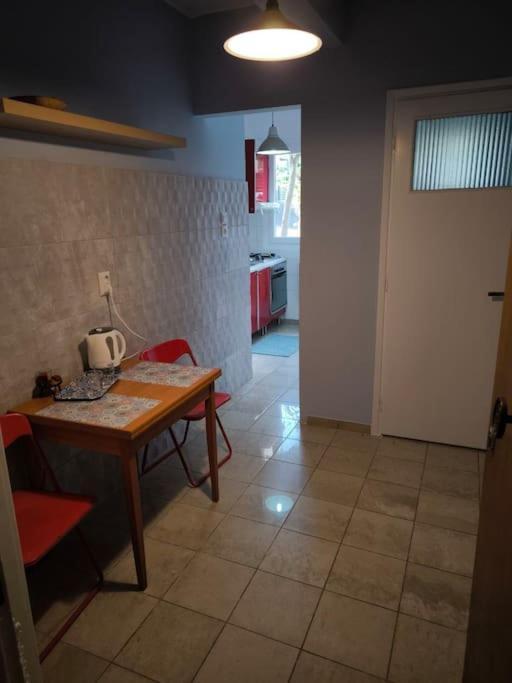 Apartment 50 Meters From The Beach Loutraki  Bagian luar foto